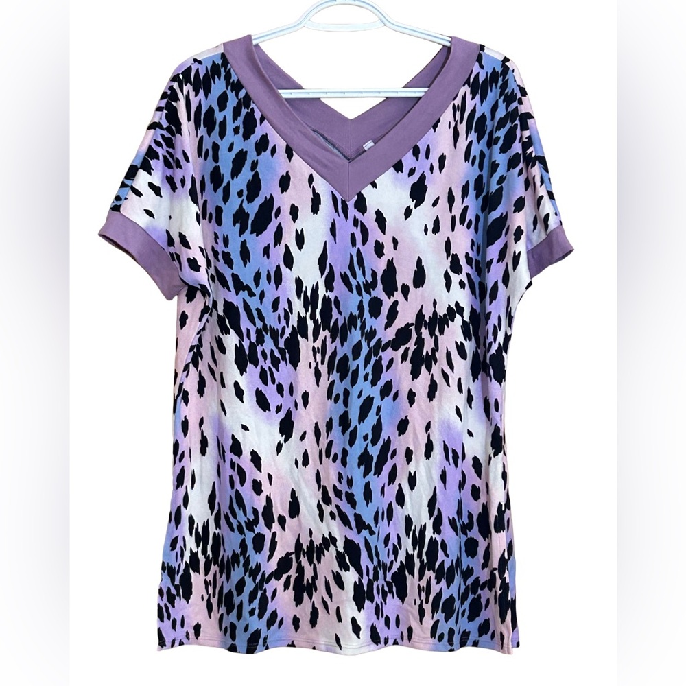 NWT P & Rose Animal Print Ombré V-Neck Short Sleeve Top size Medium
